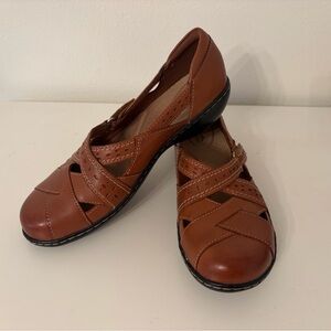 Clark’s Brown Leather Closed-Toe Comfort Shoes
